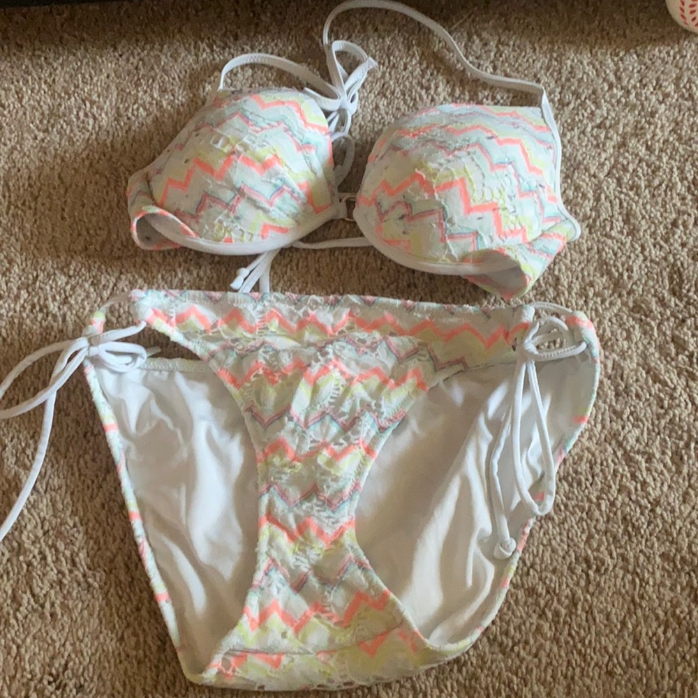 VS bikini